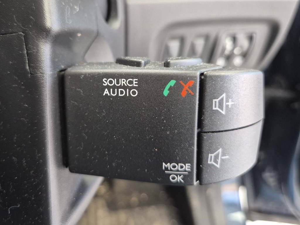 Used Renault Captur 2018 for sale - 77920020: Photo 28