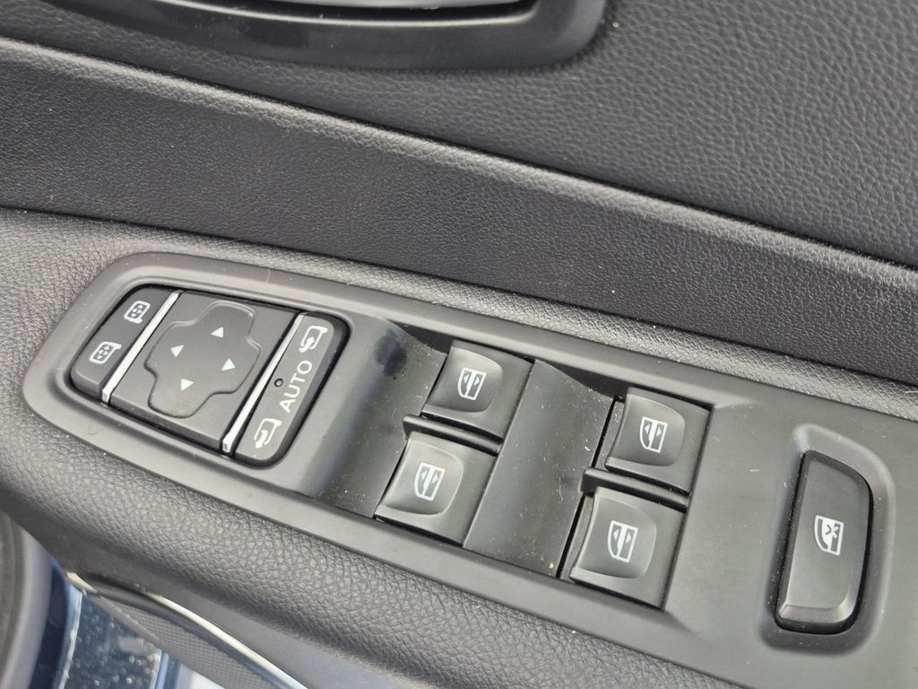 Used Renault Captur 2018 for sale - 77920020: Photo 30