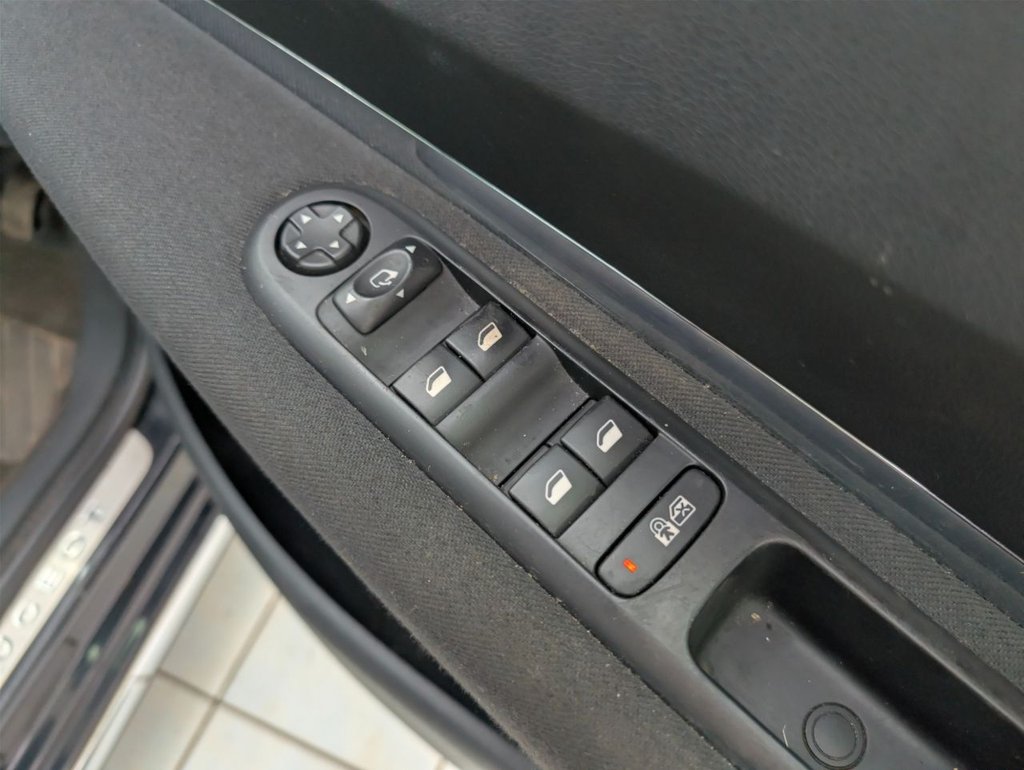 Used Peugeot 3008 2013 for sale - 78043905: Photo 32