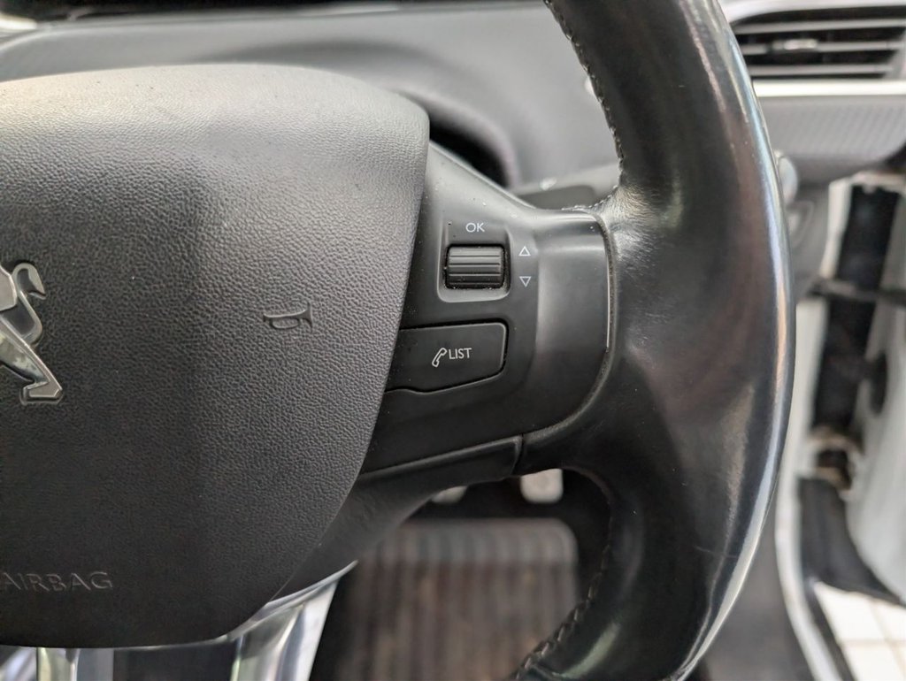 Used Peugeot 2008 2014 for sale - 77990537: Photo 27