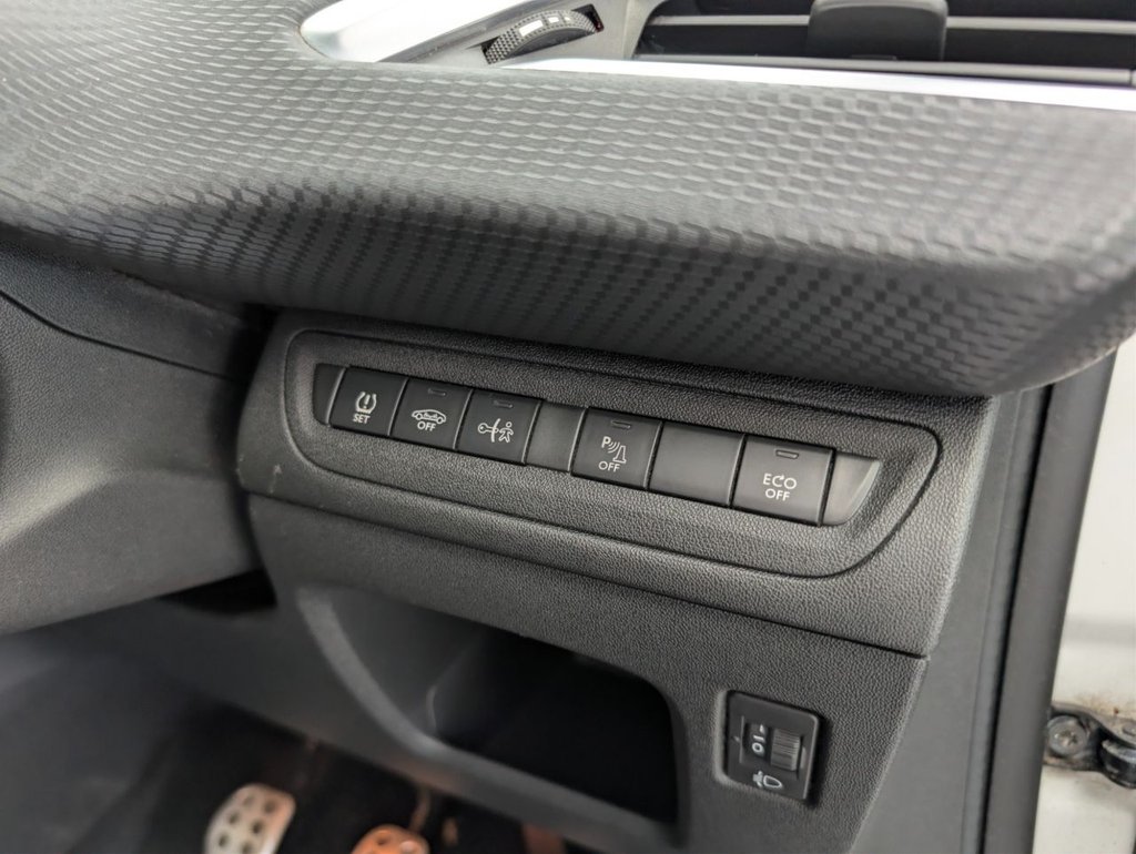 Used Peugeot 2008 2014 for sale - 77990537: Photo 28