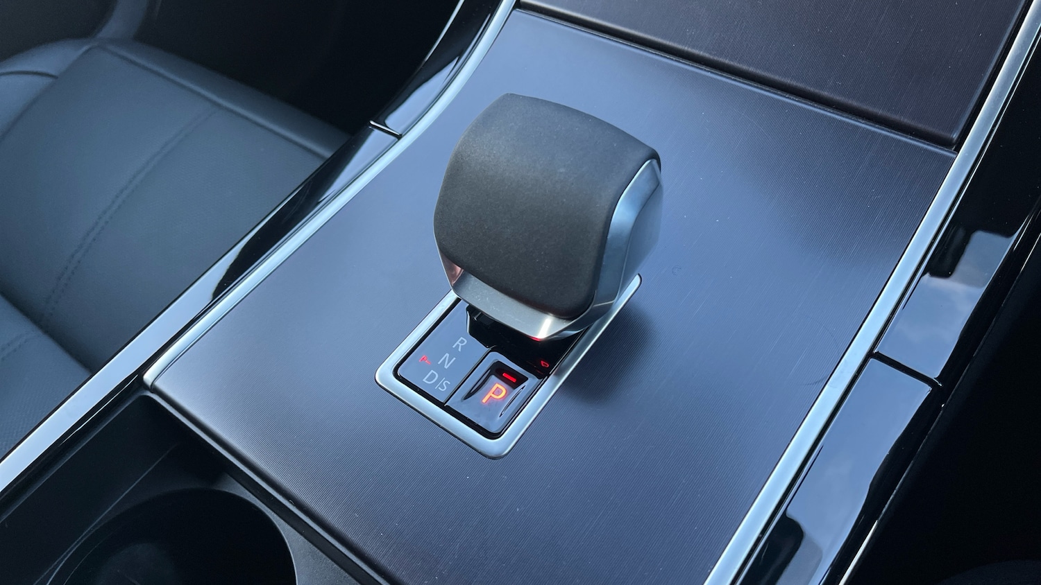 Used Land Rover Range Rover Velar 2025 for sale - 77154275: Photo 13