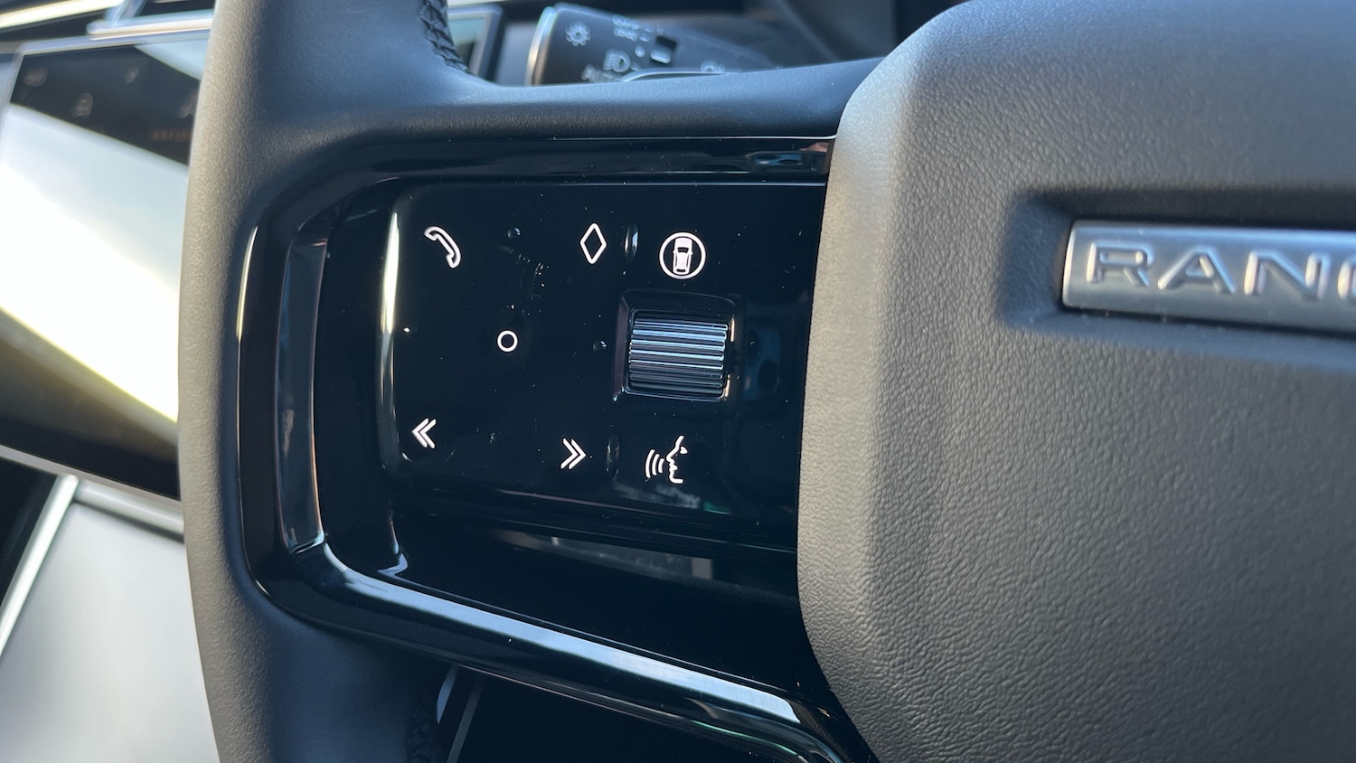 Used Land Rover Range Rover Velar 2025 for sale - 77154275: Photo 30