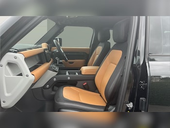Used Land Rover Defender 2024 for sale - 75572609: Photo