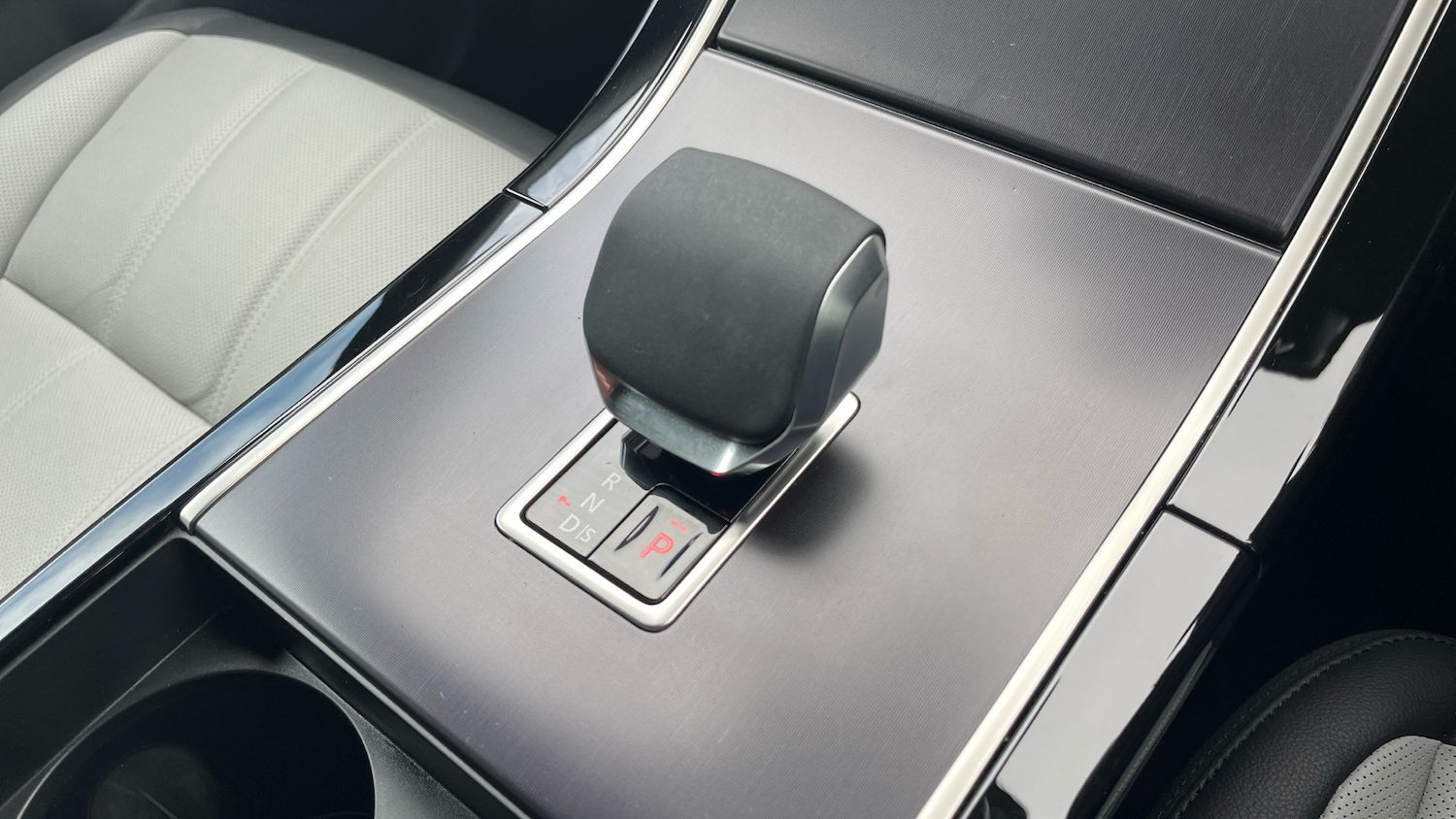 Used Land Rover Range Rover Evoque 2025 for sale - 77946992: Photo 13