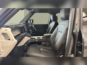 Used Land Rover Defender 2025 for sale - 78852389: Photo