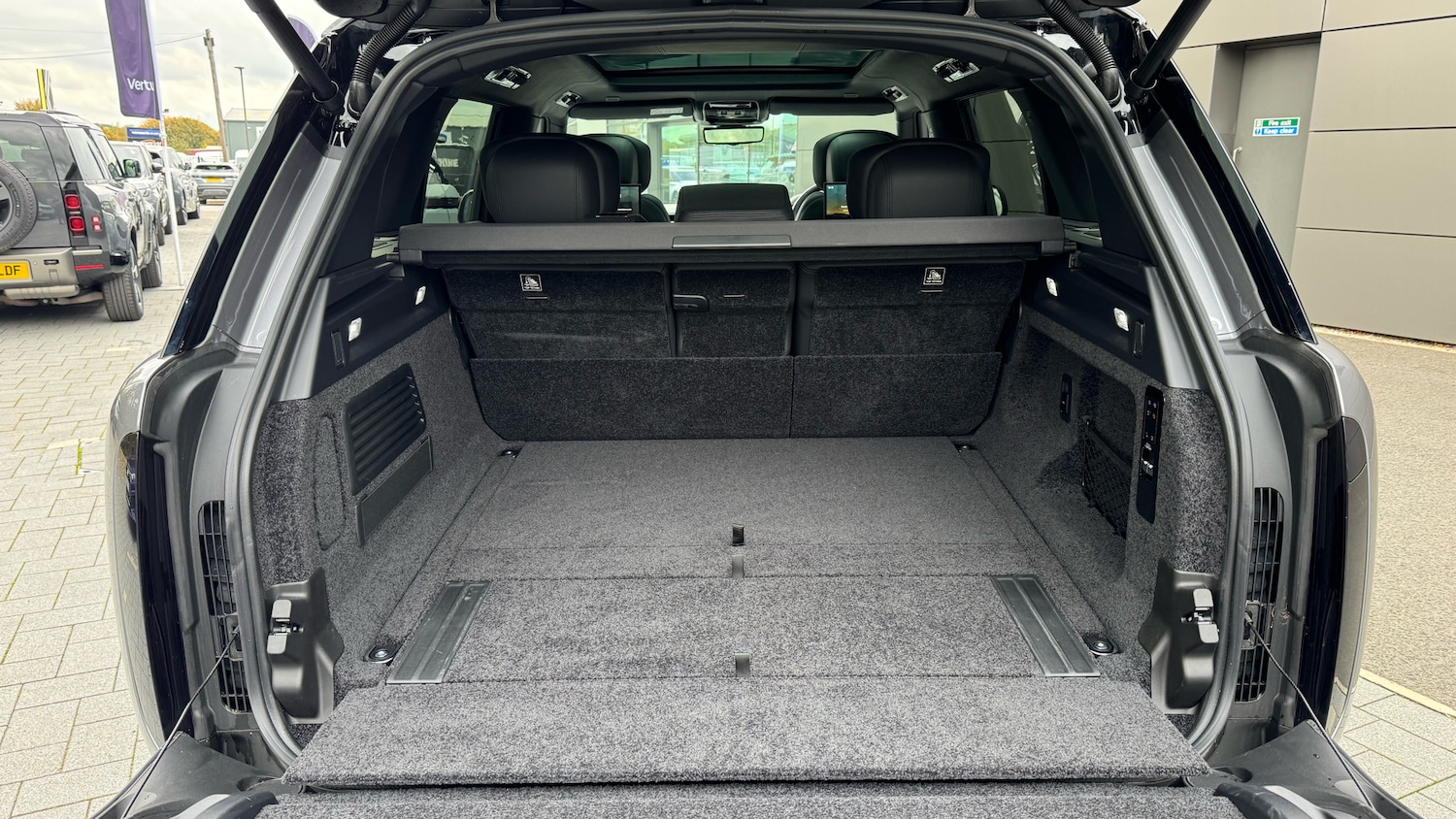 Used Land Rover Range Rover 2025 for sale - 77342539: Photo 10