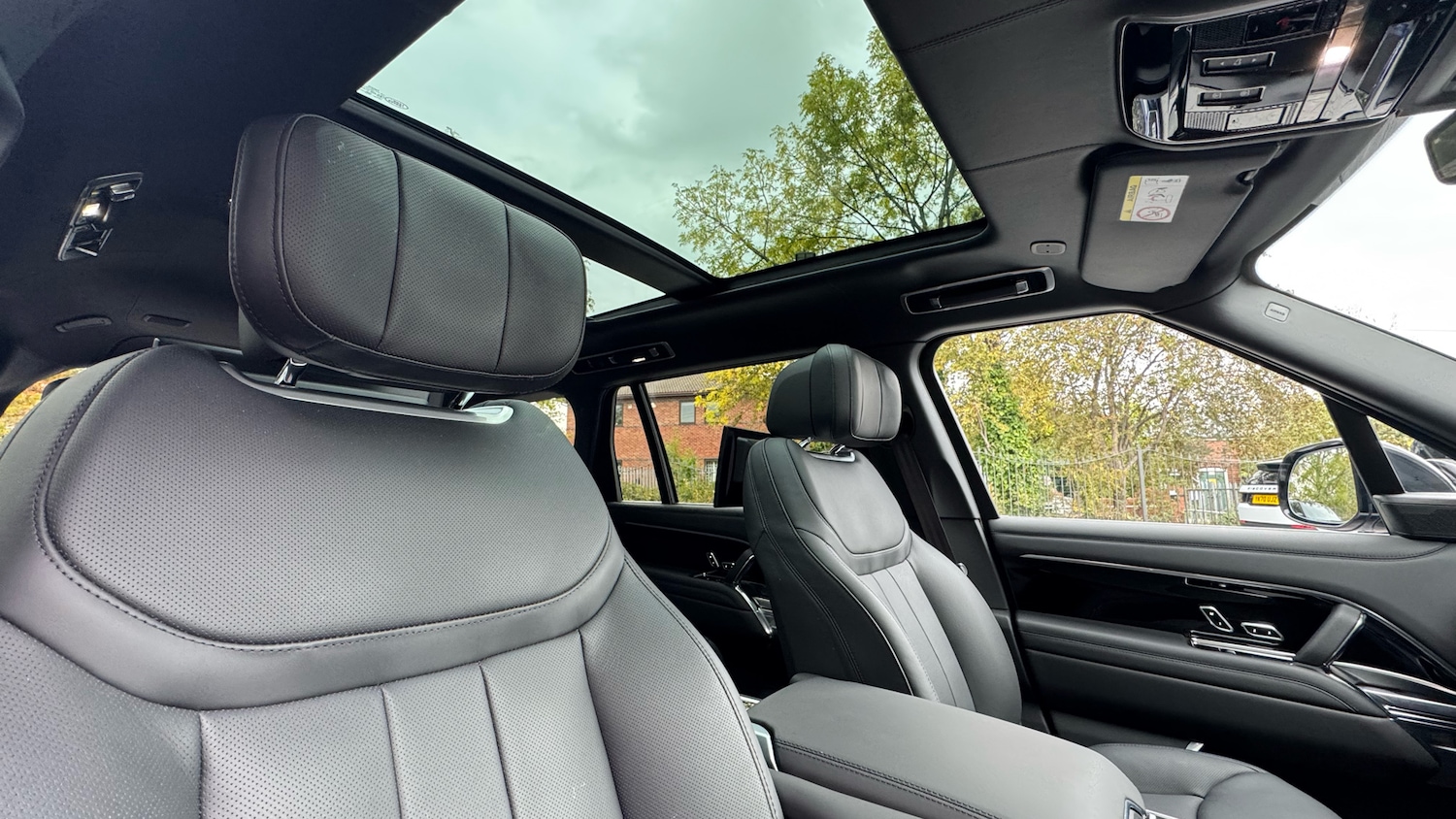 Used Land Rover Range Rover 2025 for sale - 77342539: Photo 20