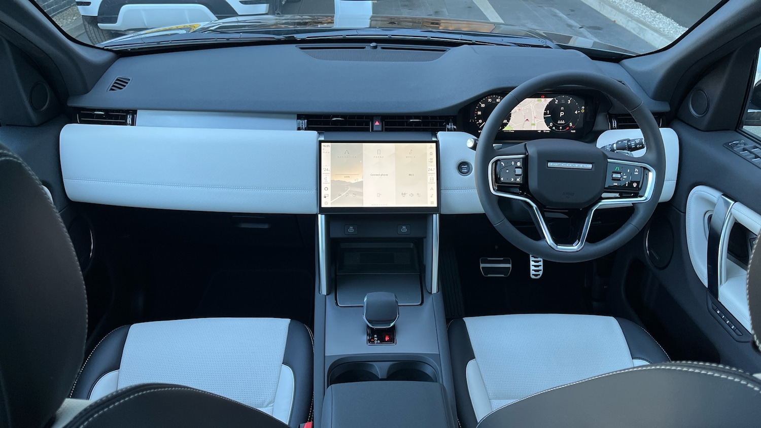 Used Land Rover Discovery Sport 2025 for sale - 76782546: Photo 9