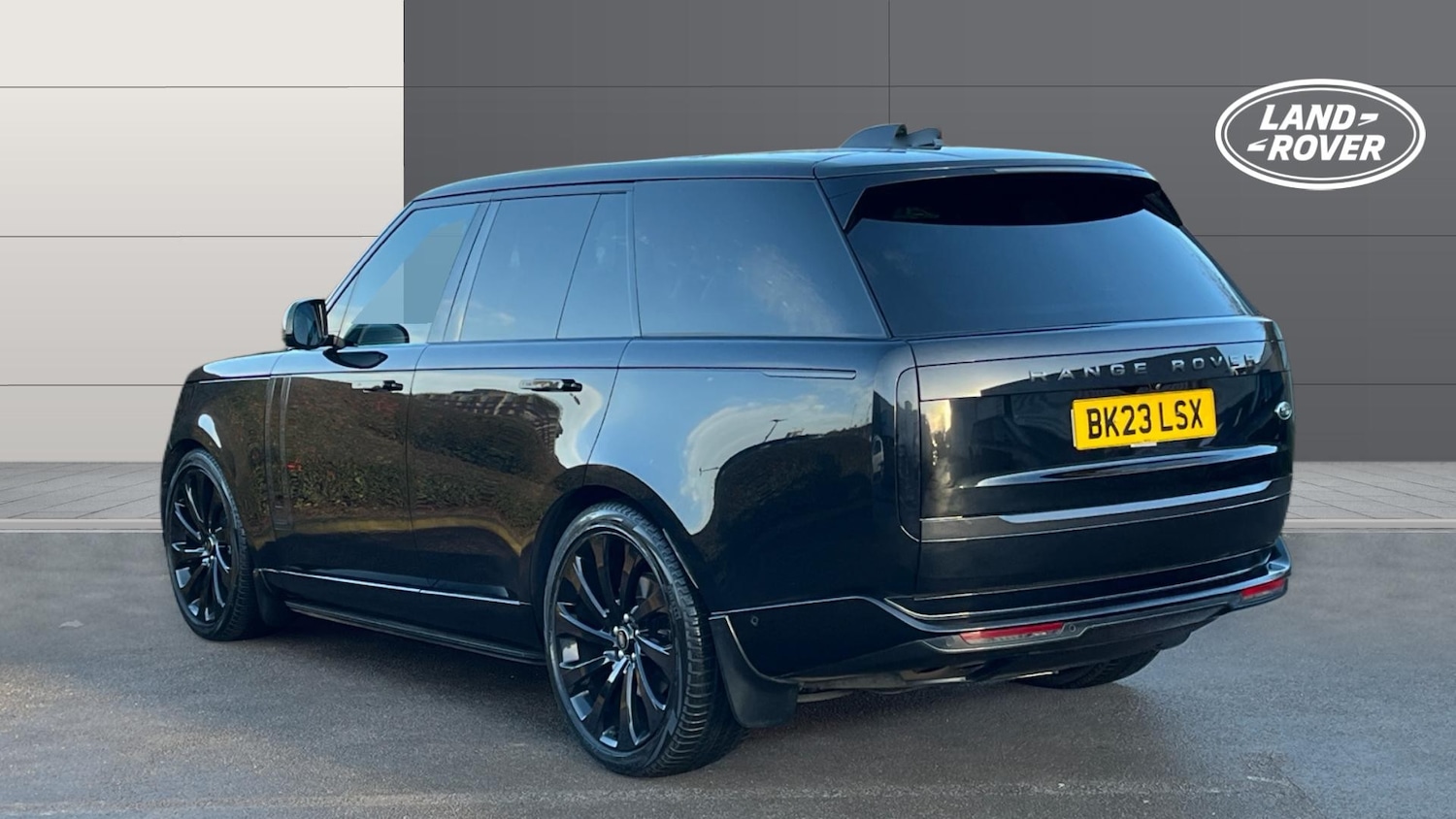 Used Land Rover Range Rover 2023 for sale - 76833976: Photo 2