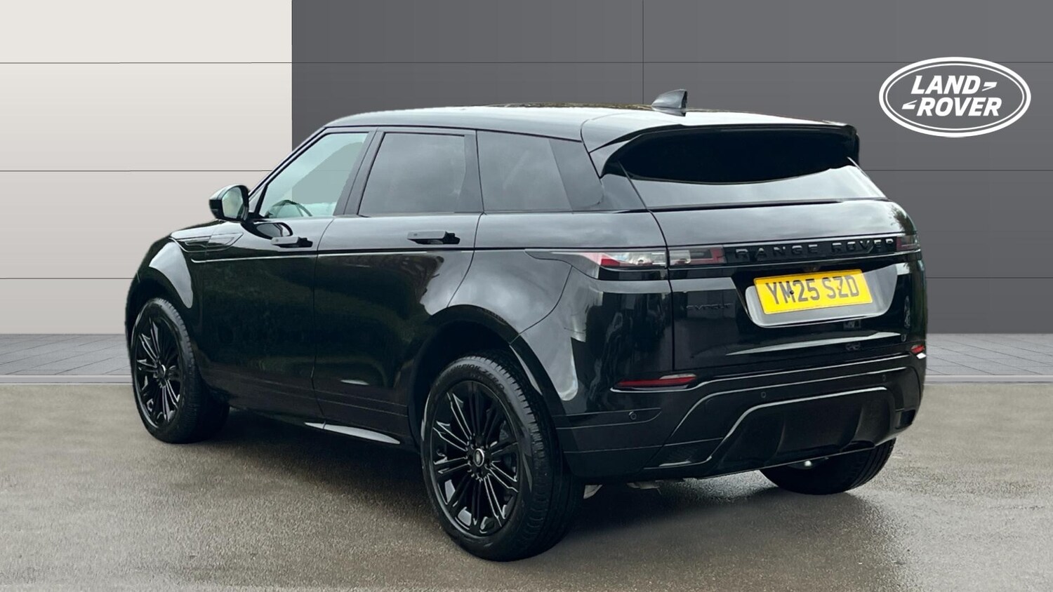 Used Land Rover Range Rover Evoque 2025 for sale - 76364333: Photo 2