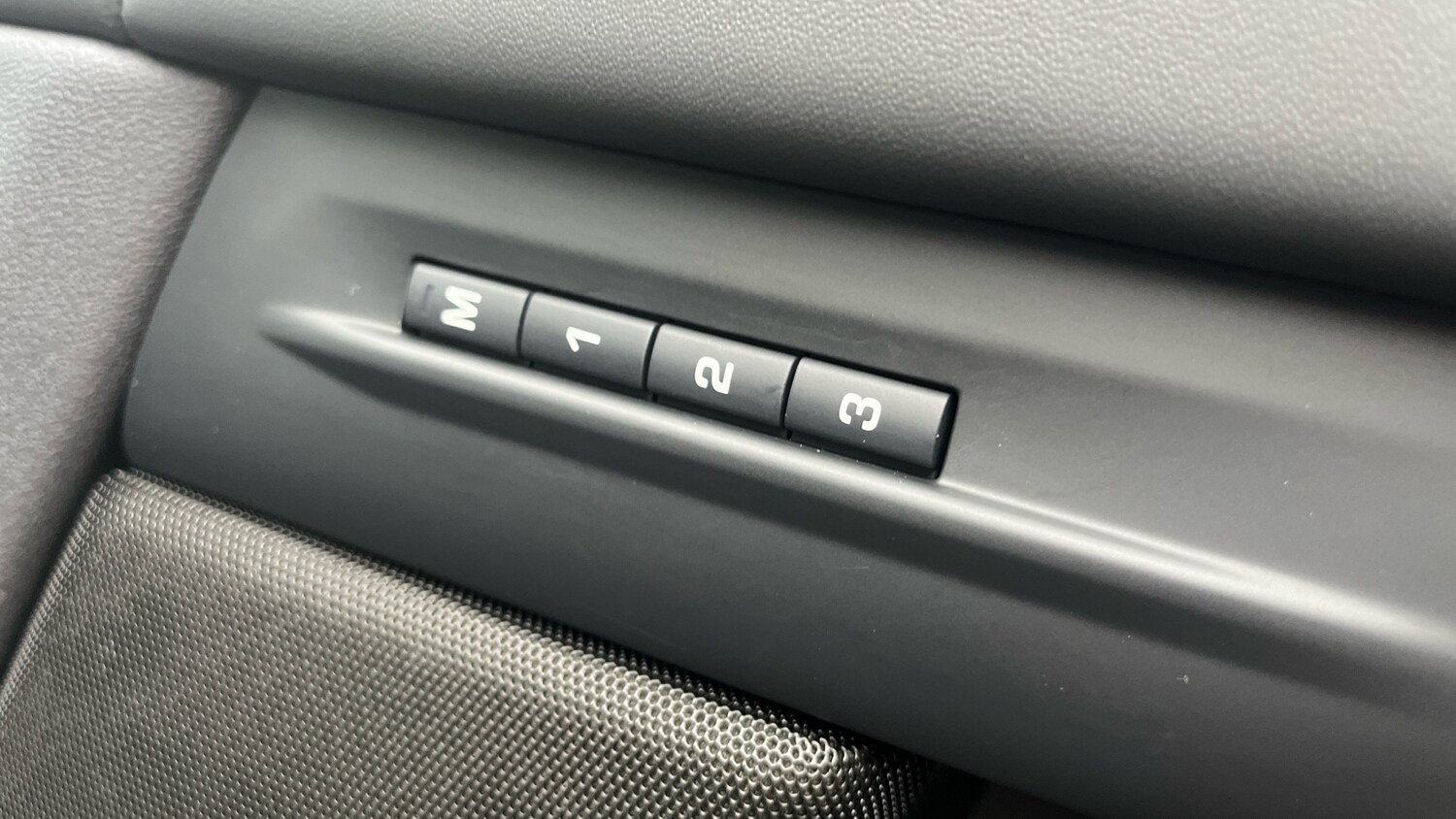 Used Land Rover Range Rover Evoque 2025 for sale - 76364333: Photo 22