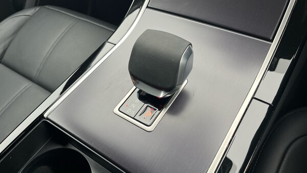 Used Land Rover Range Rover Velar 2025 for sale - 76230829: Photo 13