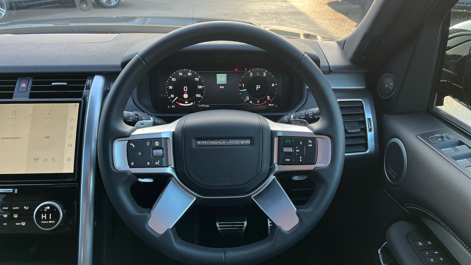 Used Land Rover Discovery 2025 for sale - 77336476: Photo 15