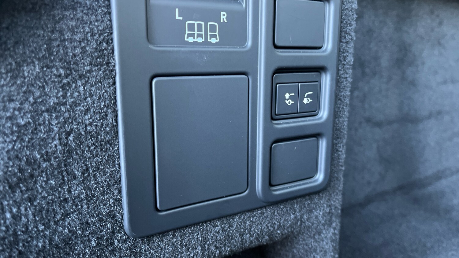 Used Land Rover Discovery 2025 for sale - 77336476: Photo 27