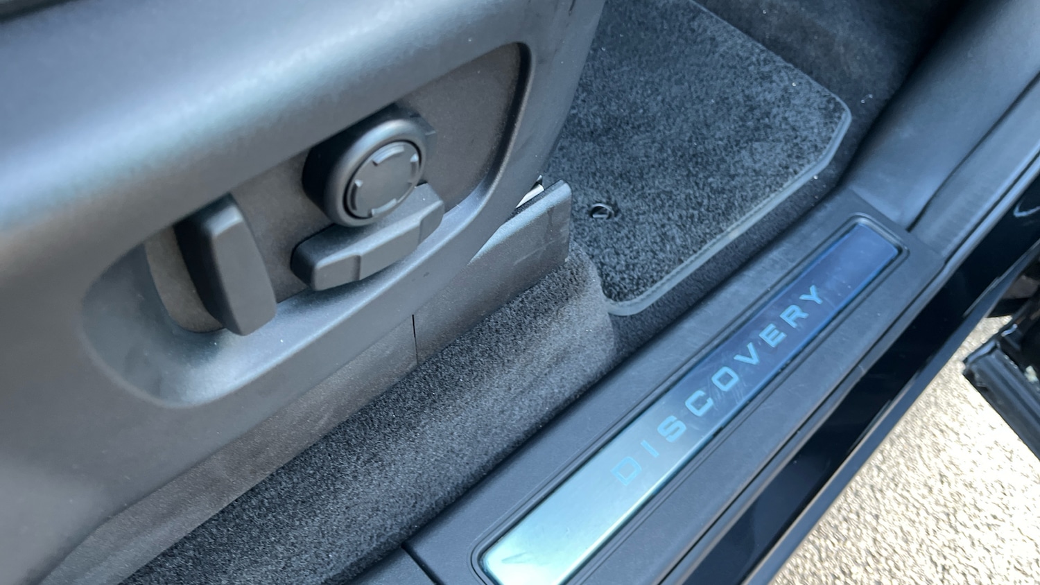 Used Land Rover Discovery 2025 for sale - 77336476: Photo 30