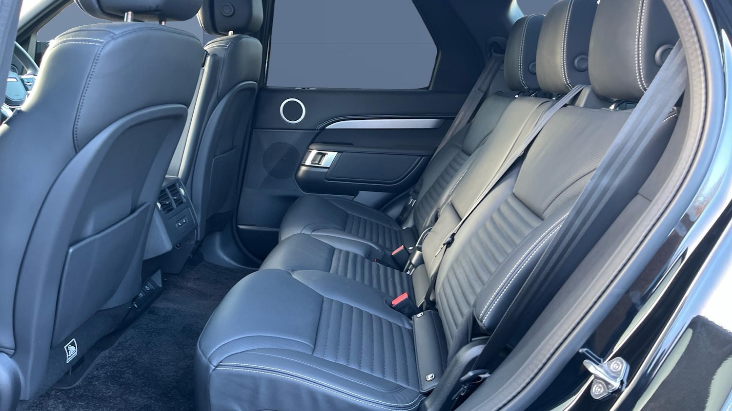 Used Land Rover Discovery 2025 for sale - 77336476: Photo 4