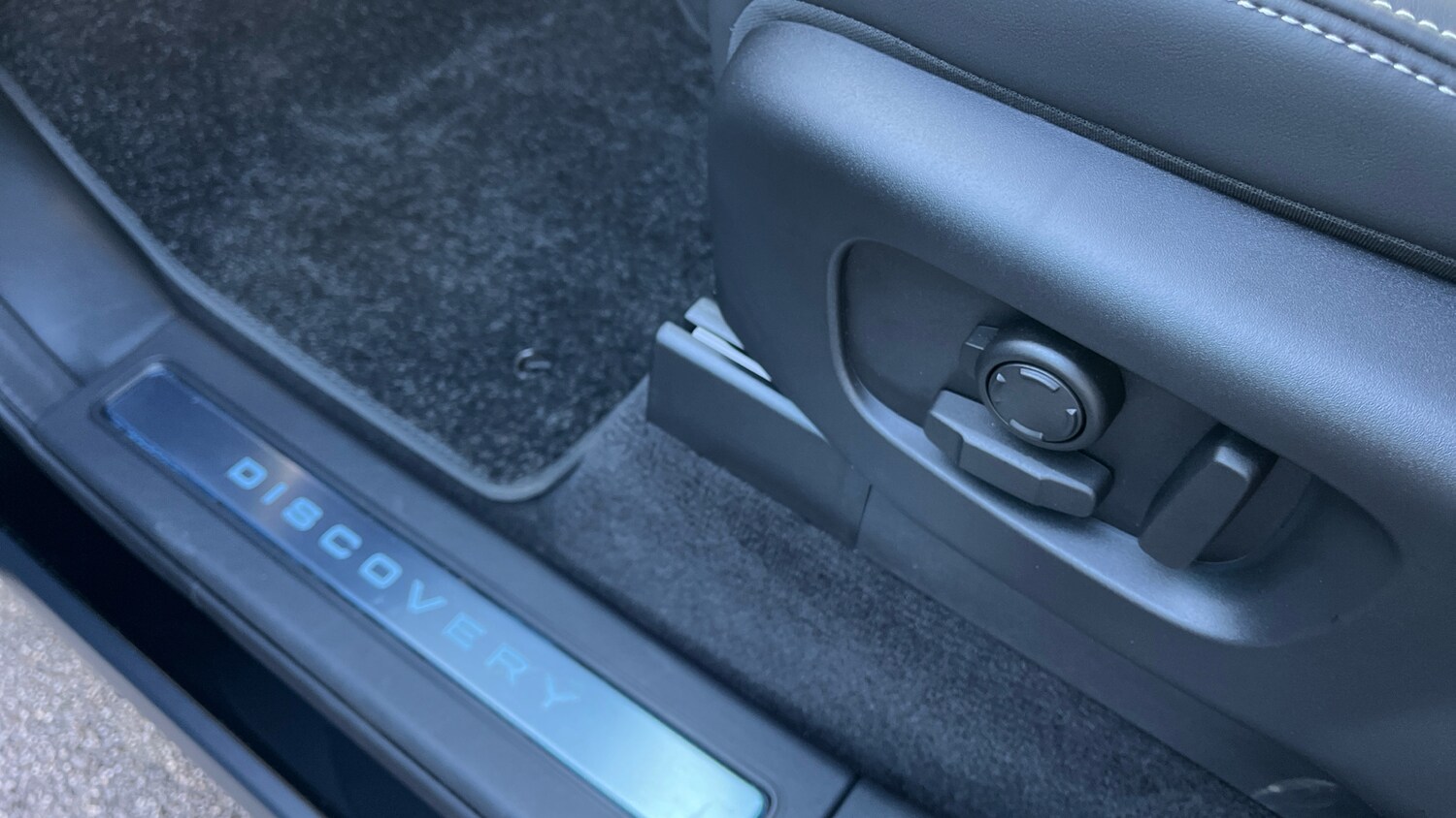 Used Land Rover Discovery 2025 for sale - 77336476: Photo 40