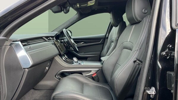 Used Jaguar F-Pace 2023 for sale - 76218689: Photo 3