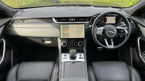Used Jaguar F-Pace 2023 for sale - 76218689: Photo 9