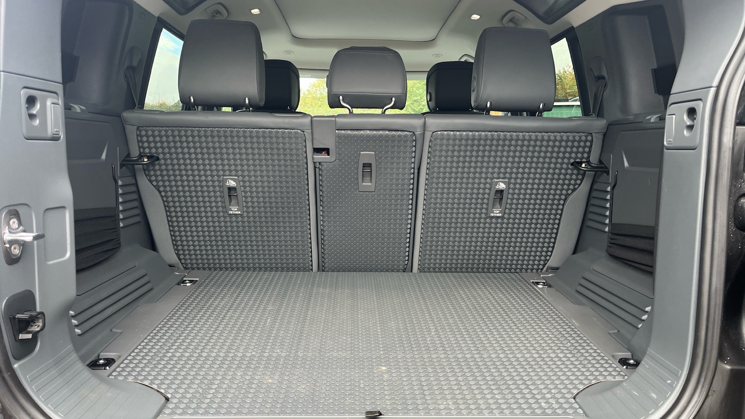 Used Land Rover Defender 2024 for sale - 76322482: Photo 10