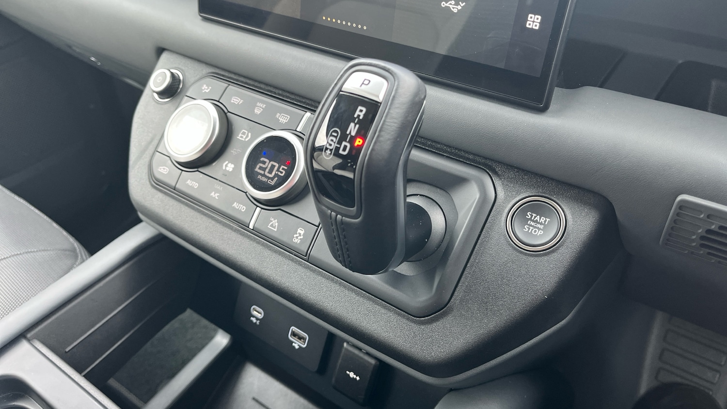 Used Land Rover Defender 2024 for sale - 76322482: Photo 13