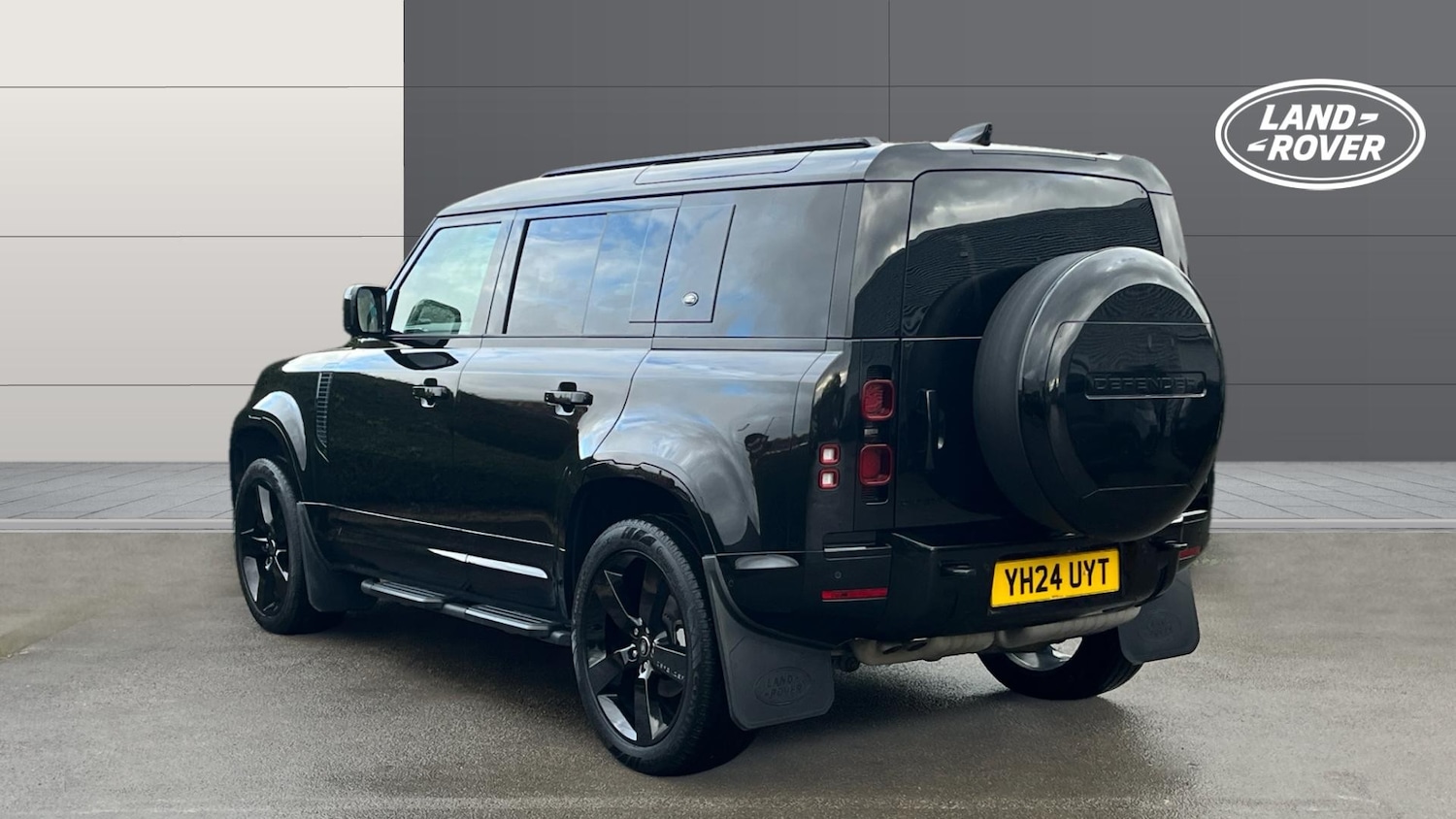 Used Land Rover Defender 2024 for sale - 76322482: Photo 2