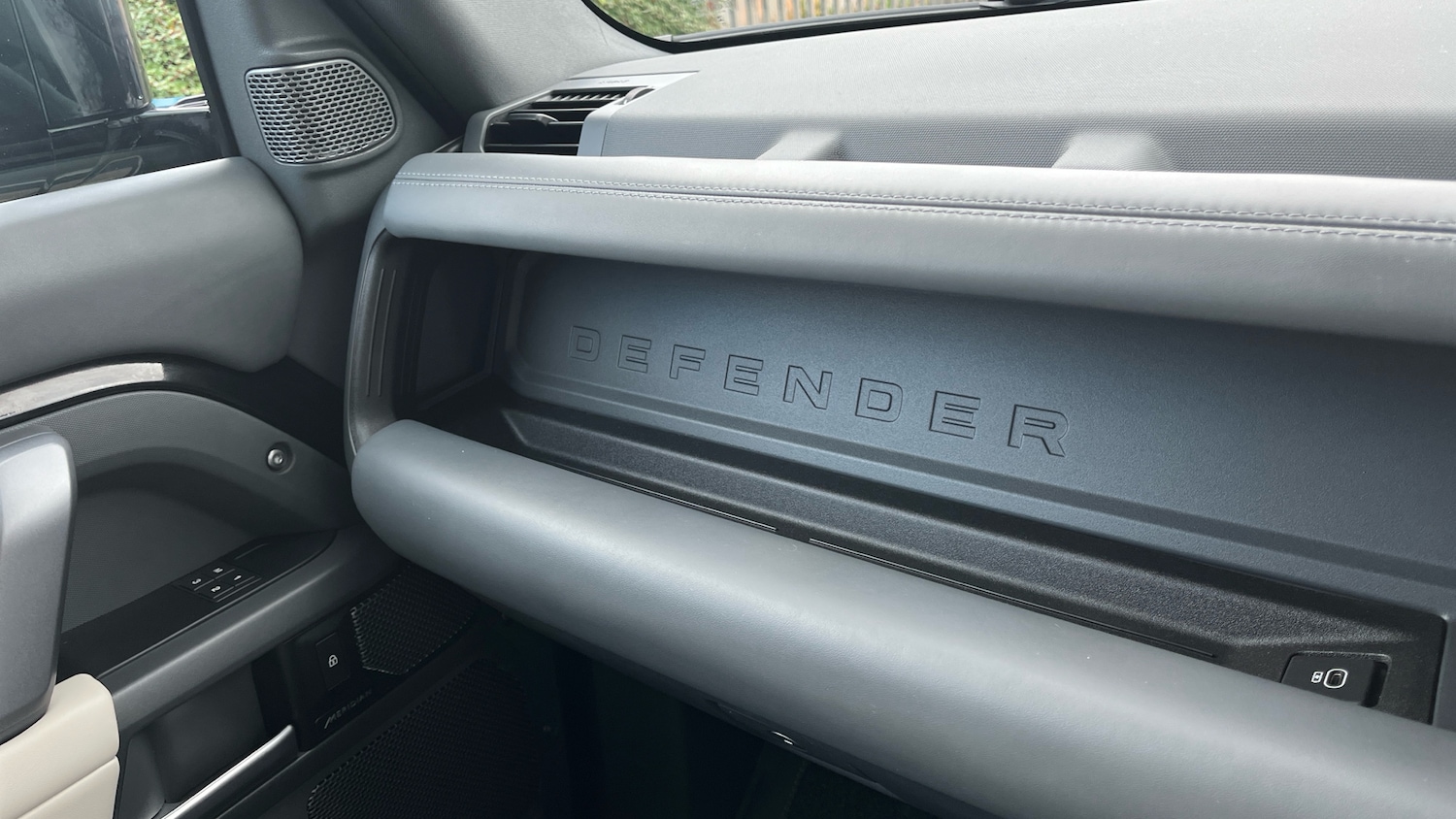 Used Land Rover Defender 2024 for sale - 76322482: Photo 23