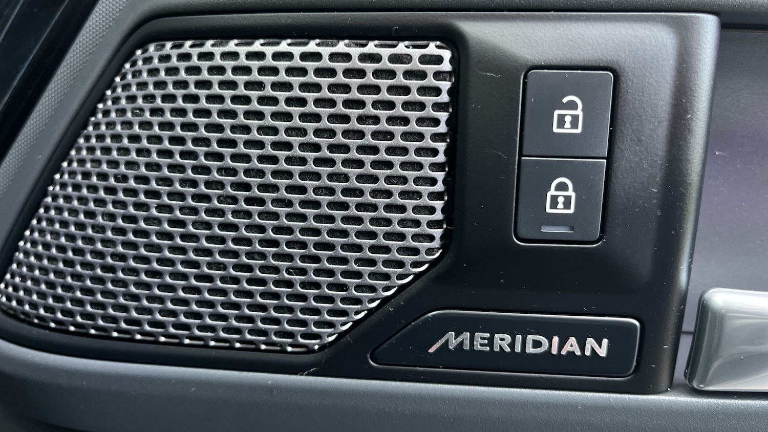 Used Land Rover Defender 2024 for sale - 76322482: Photo 25