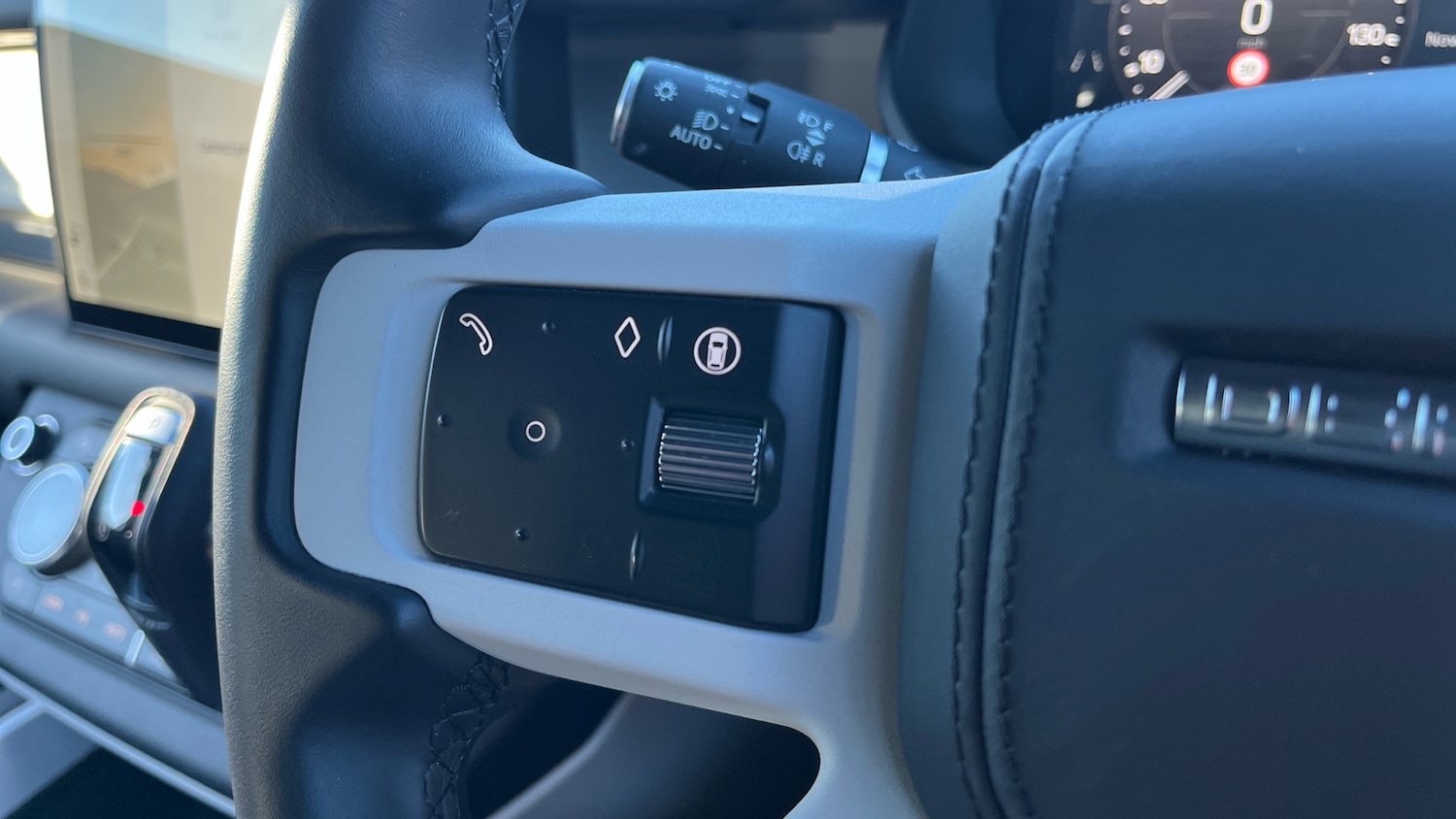 Used Land Rover Defender 2025 for sale - 77088073: Photo 24