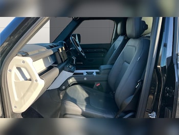 Used Land Rover Defender 2025 for sale - 77088073: Photo