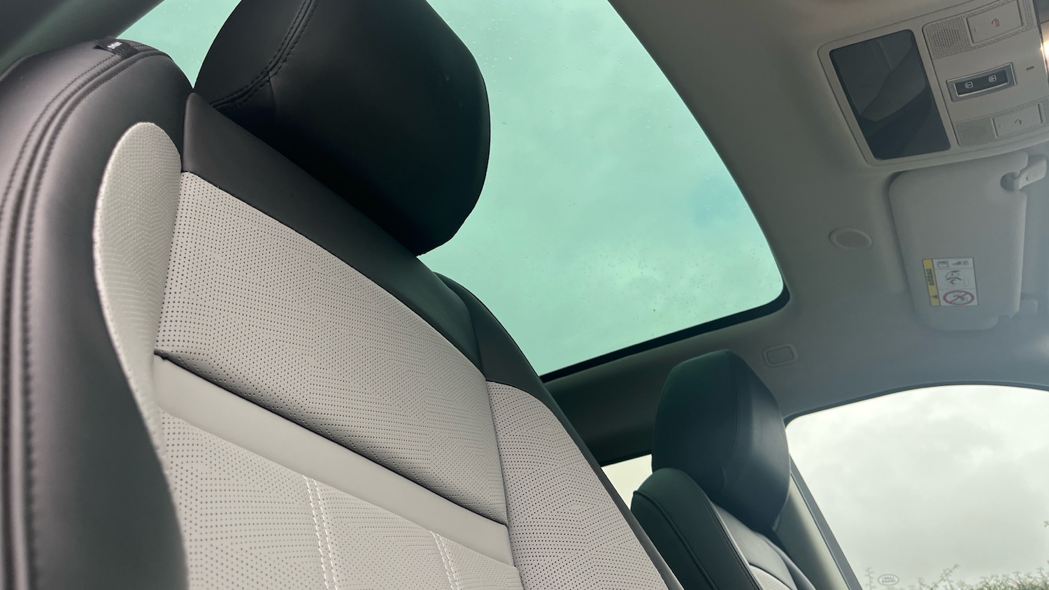 Used Land Rover Range Rover Evoque 2024 for sale - 76299312: Photo 20