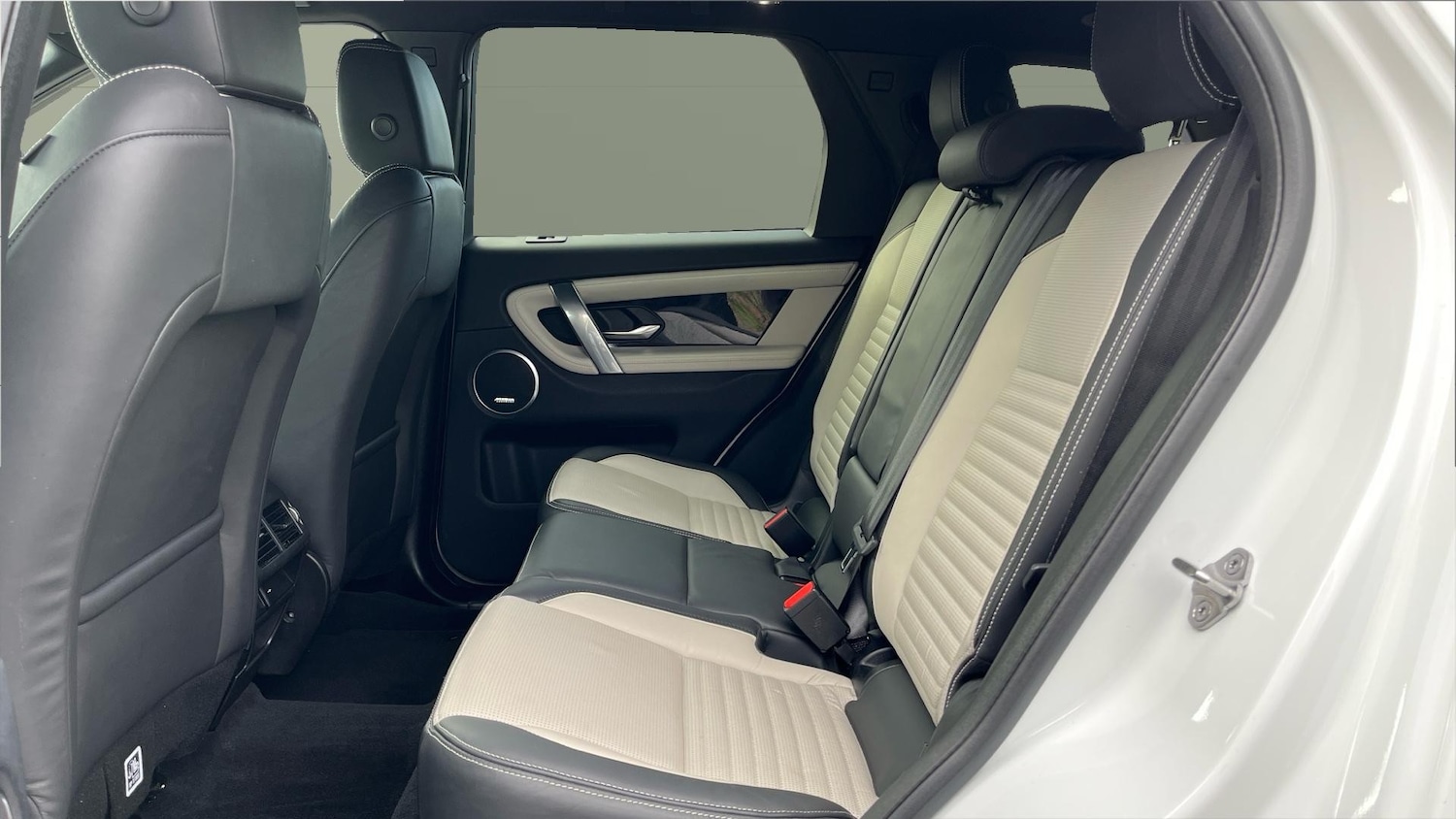 Used Land Rover Discovery Sport 2022 for sale - 76352400: Photo 4