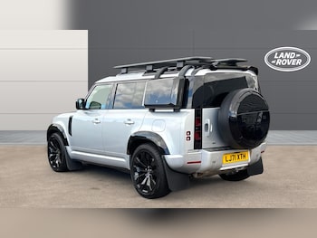 Used Land Rover Defender 2021 for sale - 79299084: Photo