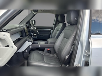 Used Land Rover Defender 2021 for sale - 79299084: Photo