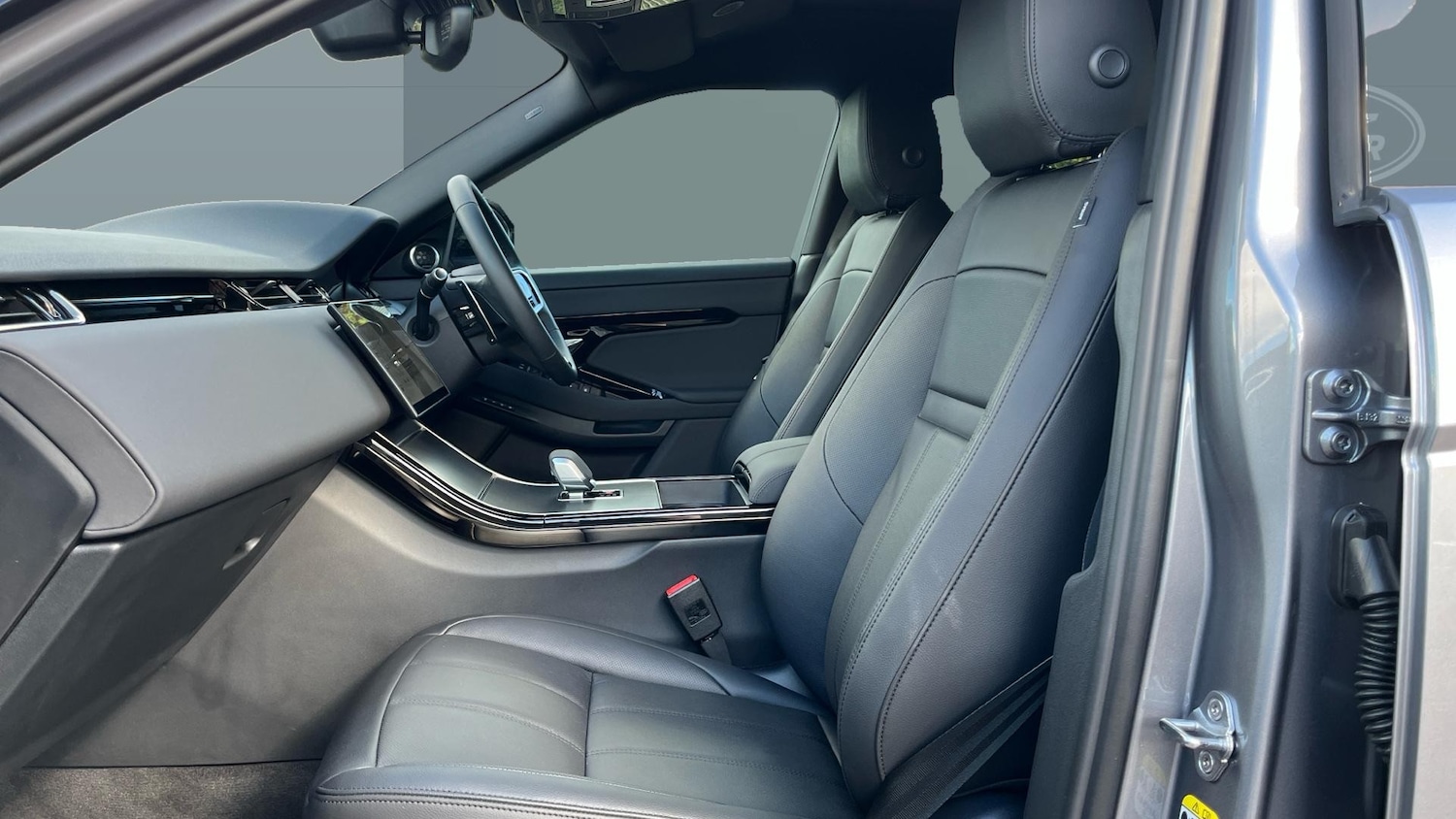 Used Land Rover Range Rover Evoque 2025 for sale - 76243534: Photo 3