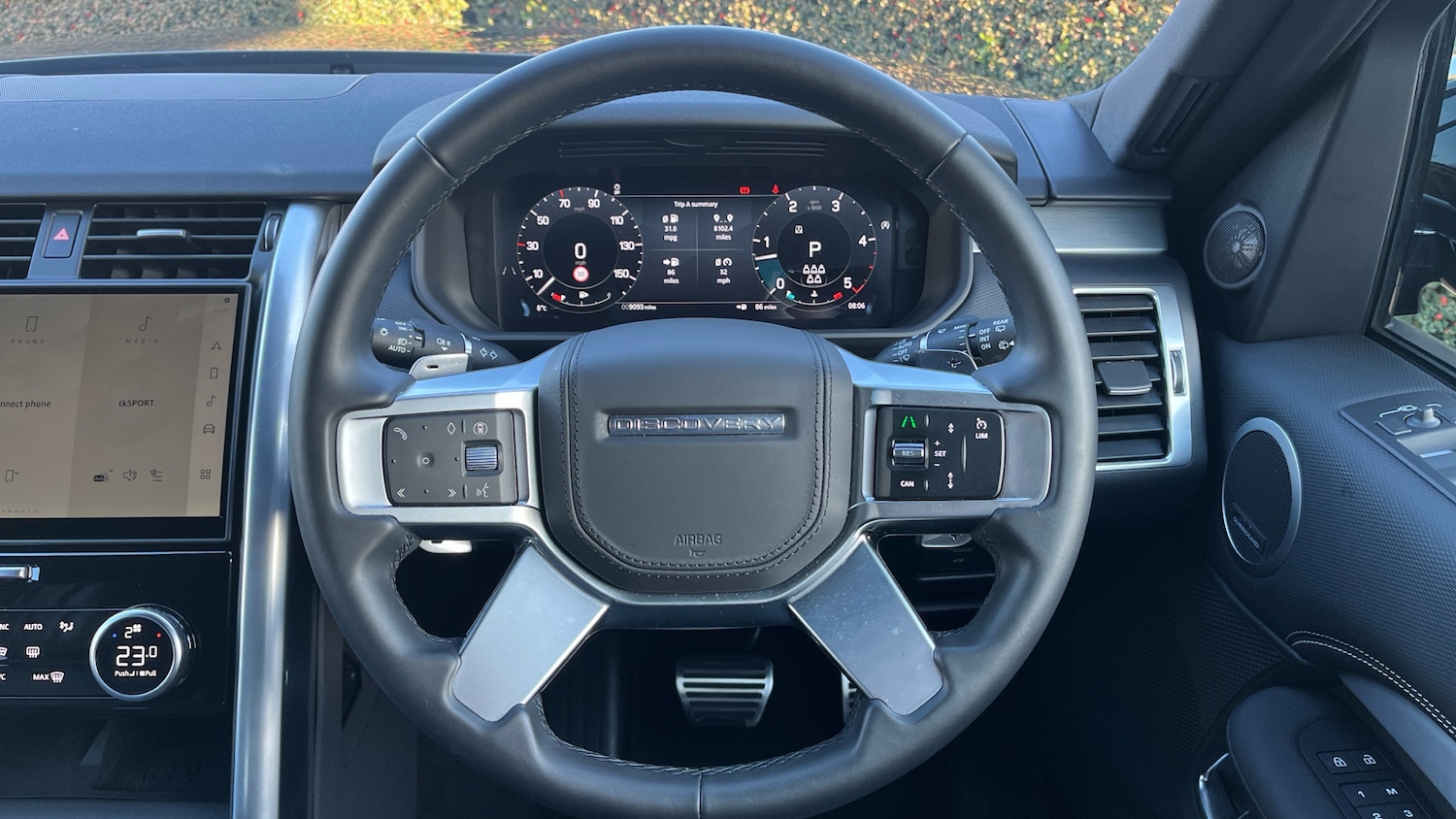 Used Land Rover Discovery 2025 for sale - 78111919: Photo 15