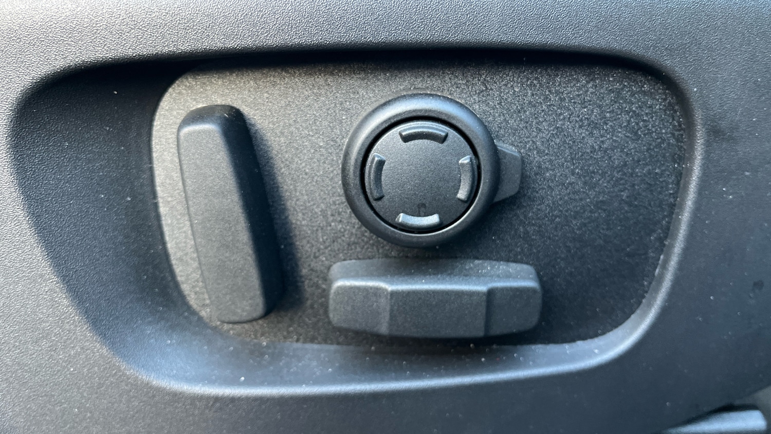 Used Land Rover Discovery 2025 for sale - 78111919: Photo 30