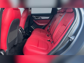 Used Jaguar F-Pace 2021 for sale - 76782543: Photo