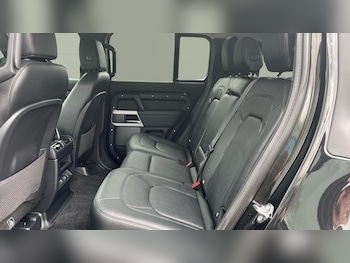 Used Land Rover Defender 2024 for sale - 78236538: Photo