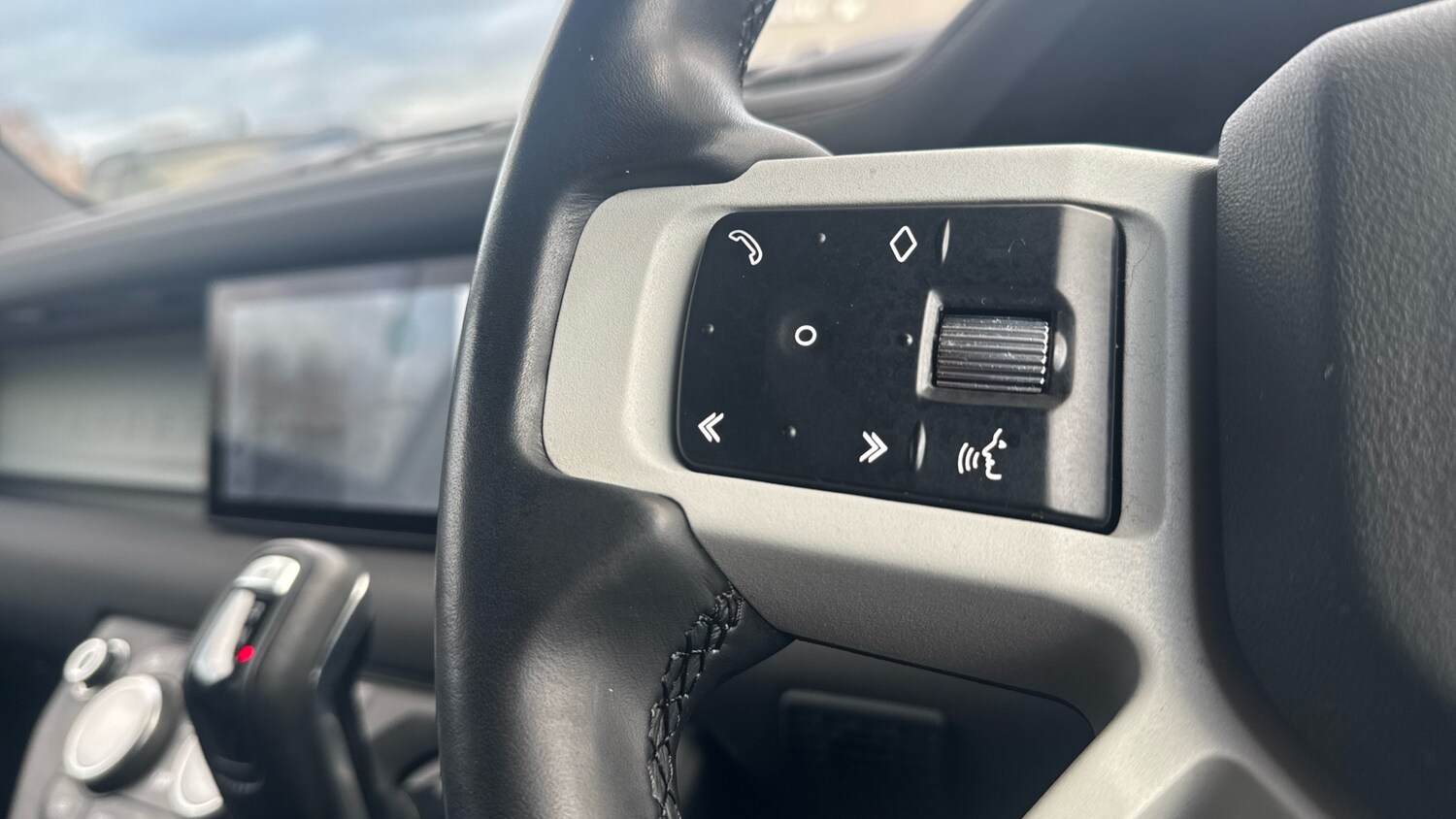 Used Land Rover Defender 2022 for sale - 78210692: Photo 60