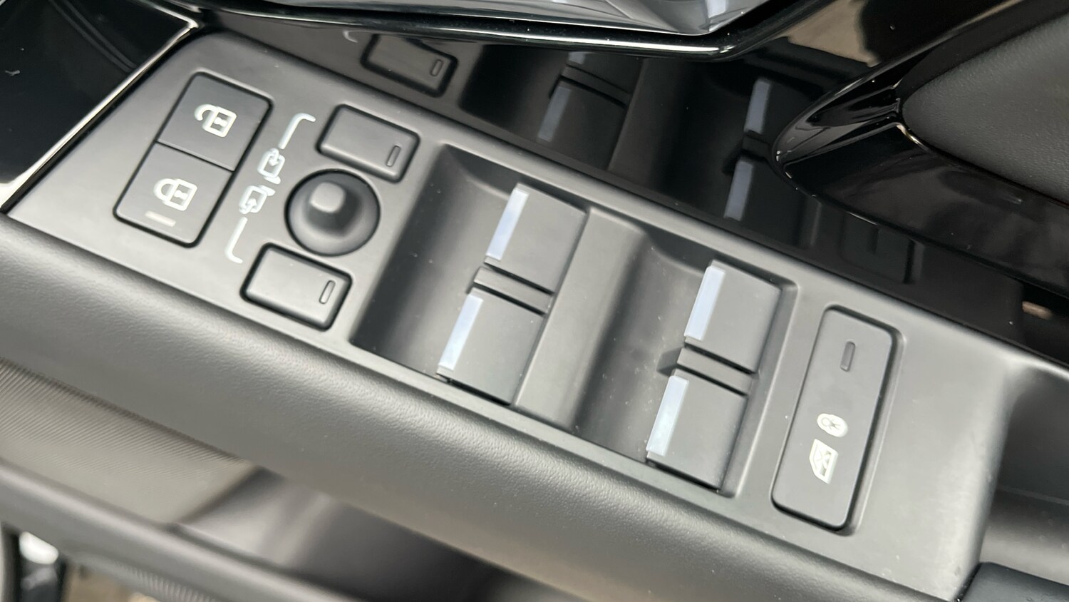 Used Land Rover Range Rover Evoque 2025 for sale - 76230823: Photo 22