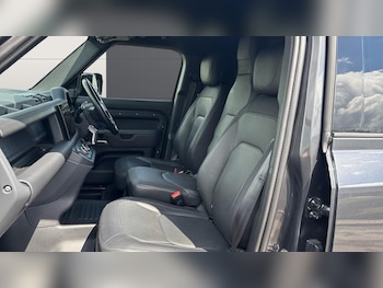 Used Land Rover Defender 2023 for sale - 78592393: Photo