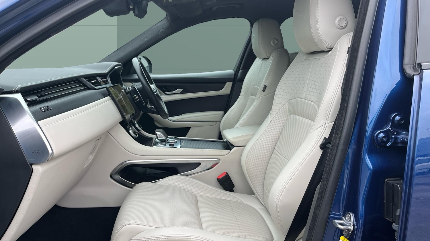 Used Jaguar F-Pace 2021 for sale - 76299310: Photo 3