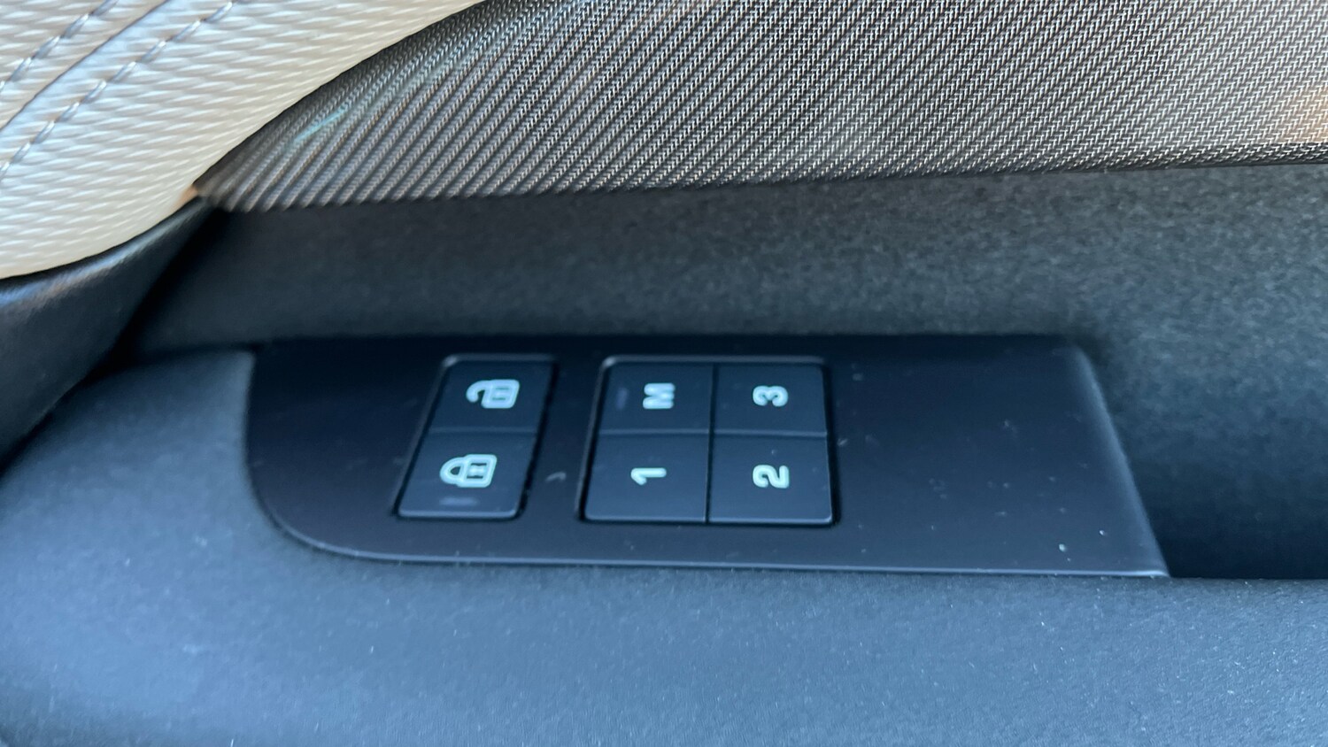 Used Land Rover Discovery 2023 for sale - 78101621: Photo 23