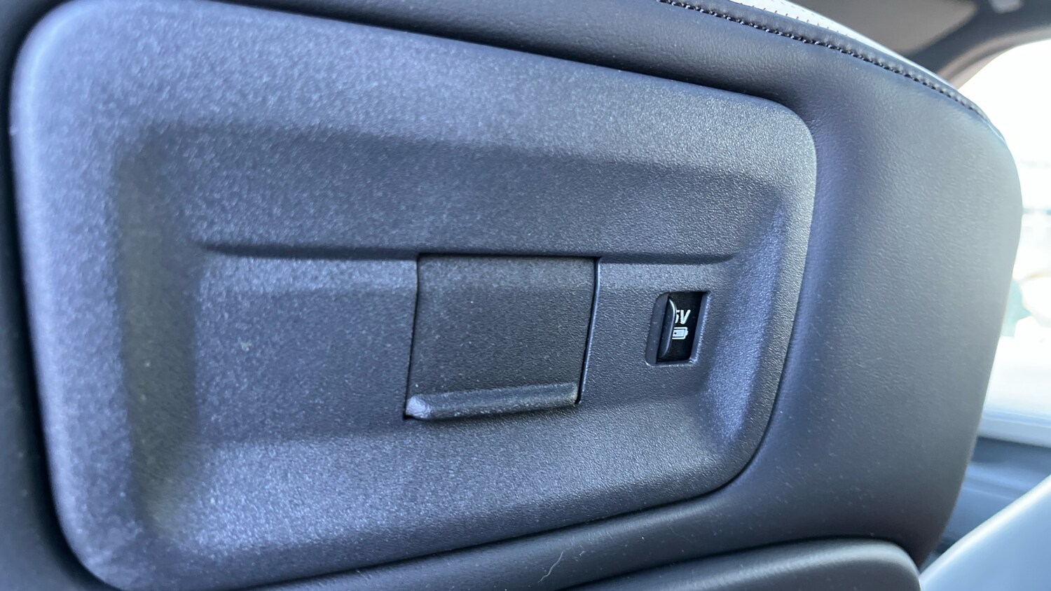 Used Land Rover Discovery 2023 for sale - 78101621: Photo 30