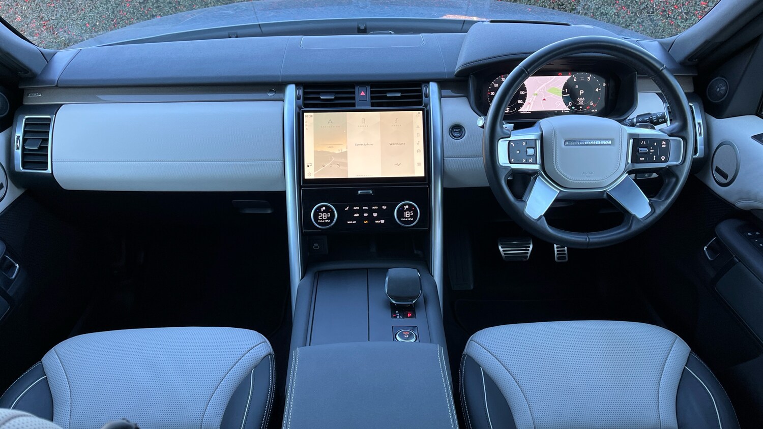 Used Land Rover Discovery 2023 for sale - 78101621: Photo 9