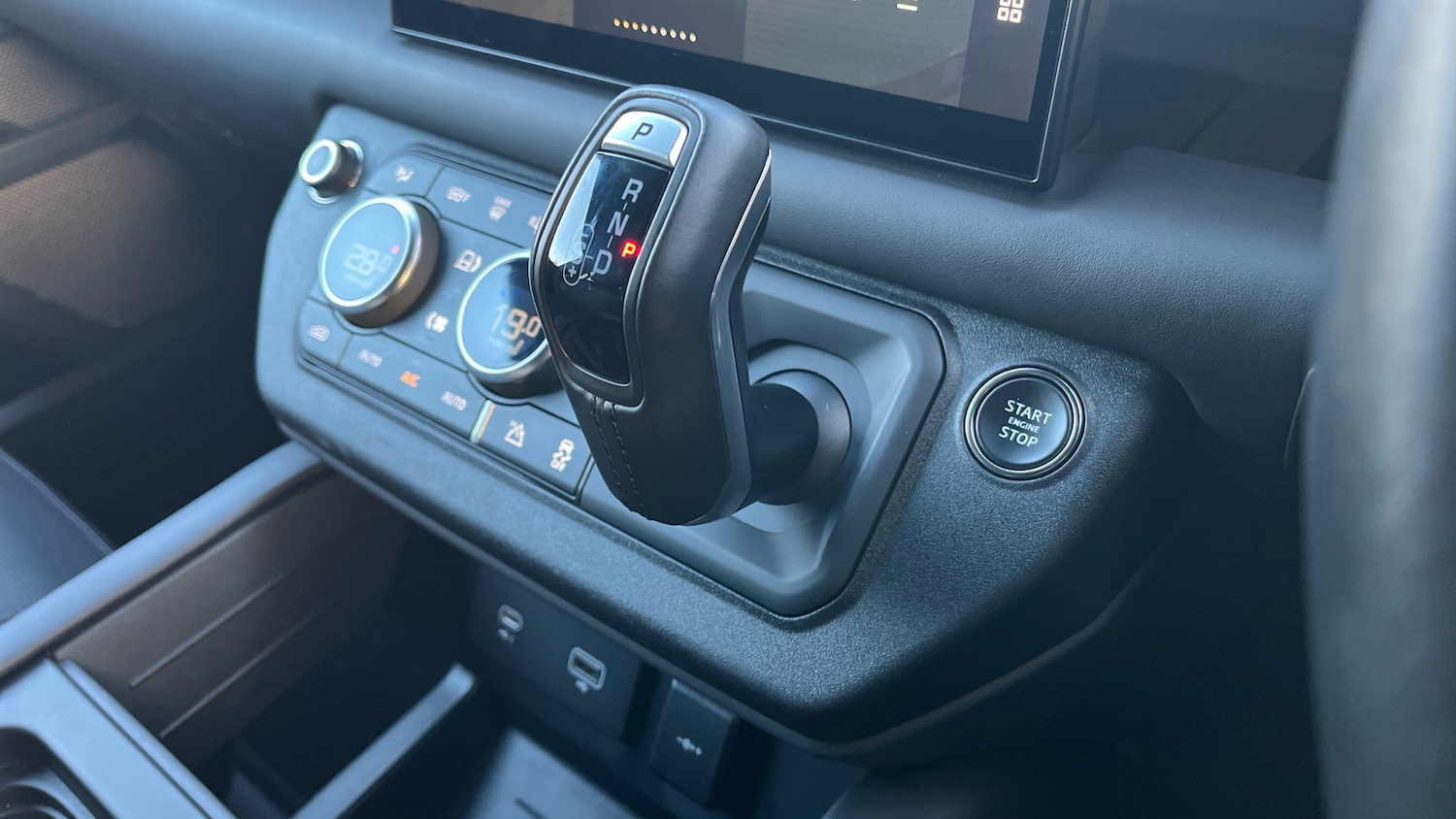 Used Land Rover Defender 2023 for sale - 76895240: Photo 13