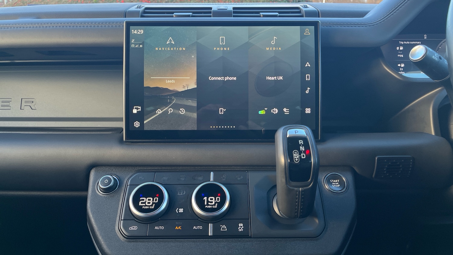 Used Land Rover Defender 2023 for sale - 76895240: Photo 14