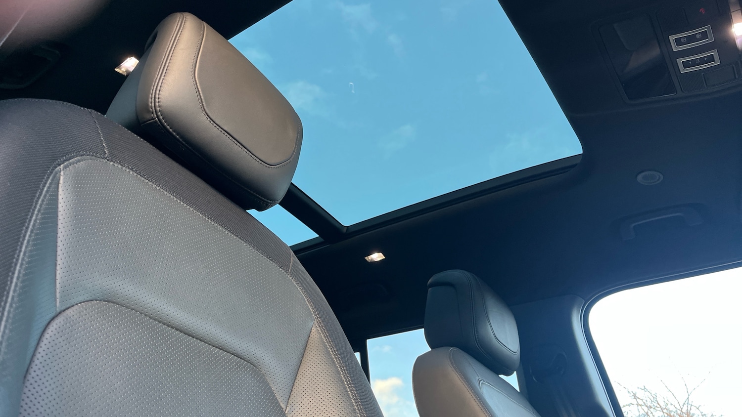 Used Land Rover Defender 2023 for sale - 76895240: Photo 21